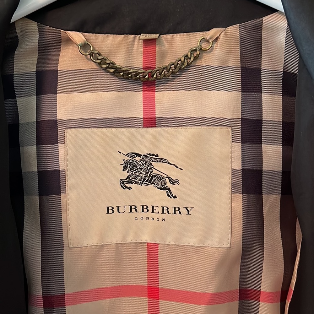 Authentic Burberry Trench Raincoat - Size 6 Petite - Picture 9 of 11
